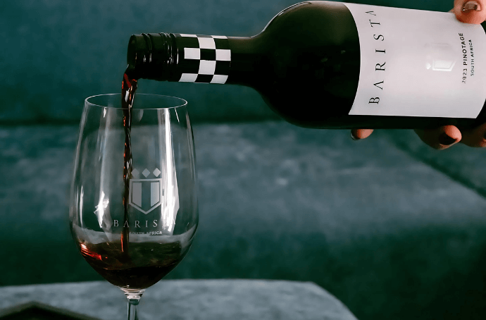 Barista Pinotage nalewanie